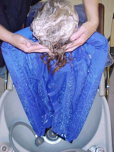 Comfort Cape Shampoo Aid : hair washing aid for caregivers